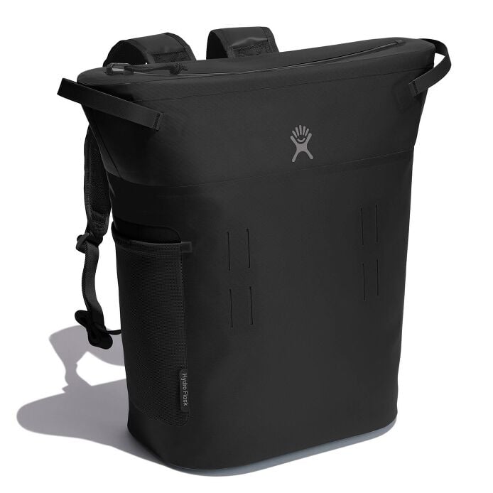 20-l-day-escapetm-pack-e0 20-l-day-escape-soft-cooler-pack-black-angled_1.jpg
