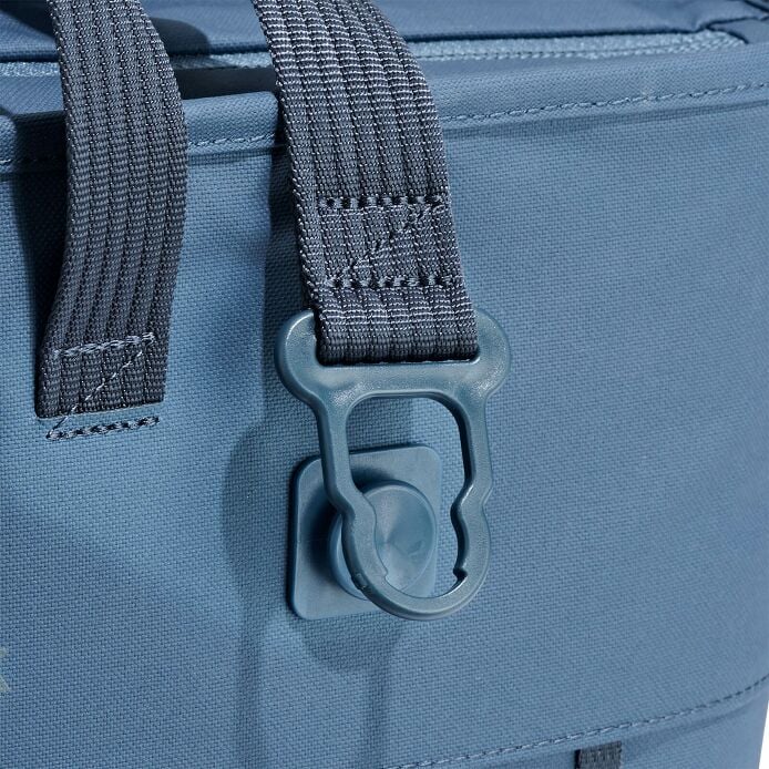 carryouttm-soft-cooler-tote-30-l-e7 250815_hydro_cooler_details_14839_6.jpg