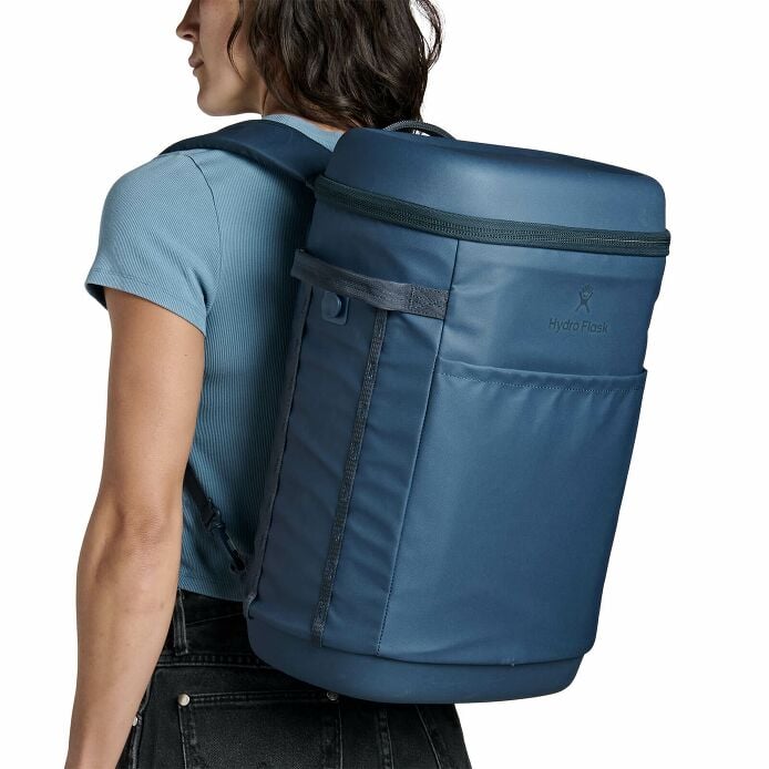 carryouttm-backpack-22-l-s7 250815_hydro_s26_hb_14605_7.jpg
