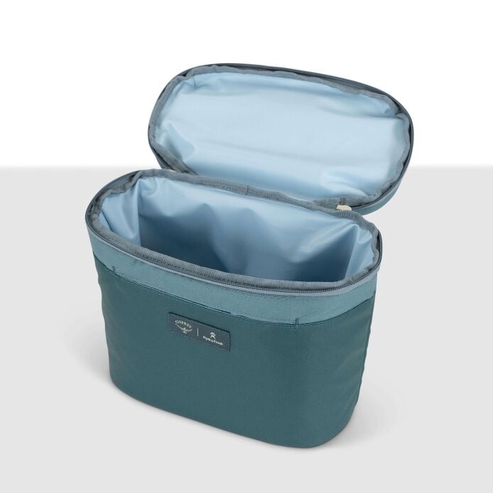 osprey-axis-x-hydro-flask-campus-essentials-bundle-n6 axisxhydroflask_s26_detail2_cascadeblue_10007249_1.jpg