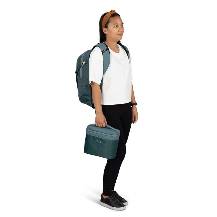 osprey-axis-x-hydro-flask-campus-essentials-bundle-n6 axisxhydroflask_s26_onbody1_cascadeblue_10007249_2.jpg