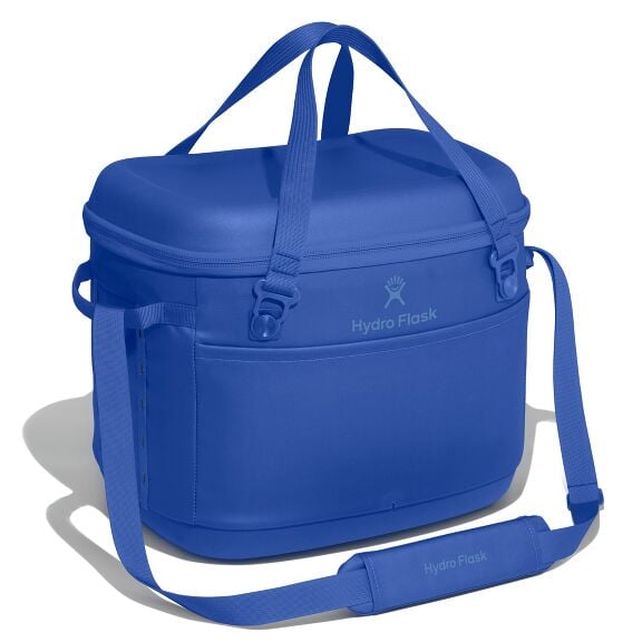 carryouttm-soft-cooler-30-l-u8 cpco382_carryout_cooler_30l_capri_blue_angled_1.jpg
