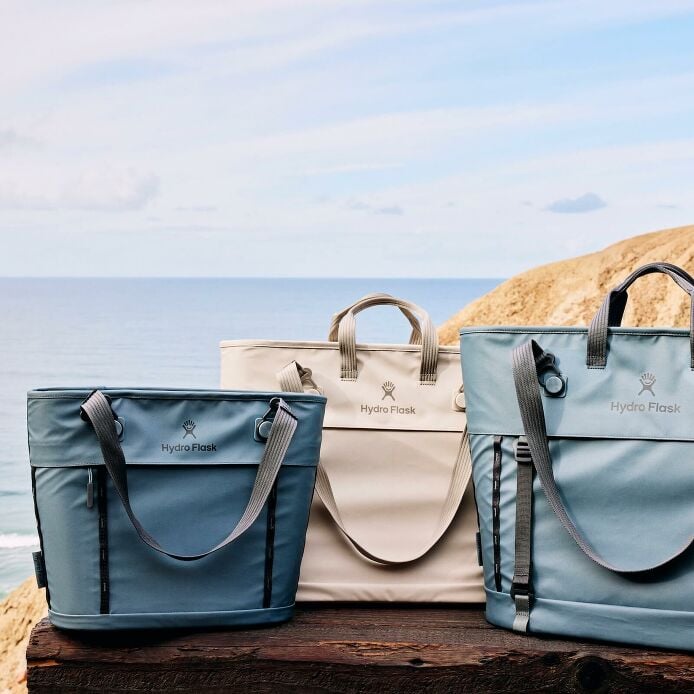 carryouttm-soft-cooler-tote-20-l-v8 hf_carryout_bouwer_d1_l1_torrey_pines_still_life_0055_9.jpg