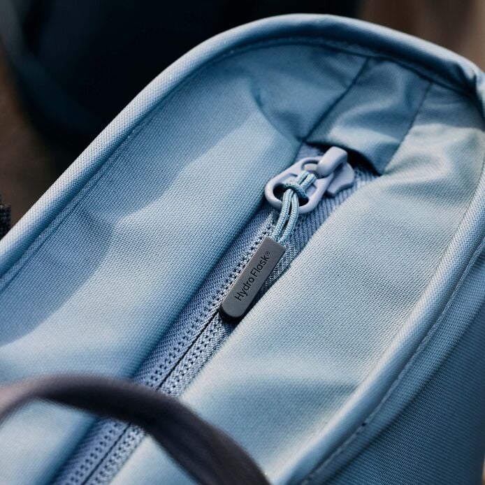carryouttm-soft-cooler-tote-20-l-v8 hf_carryout_bouwer_d1_l1_torrey_pines_still_life_0112_9.jpg