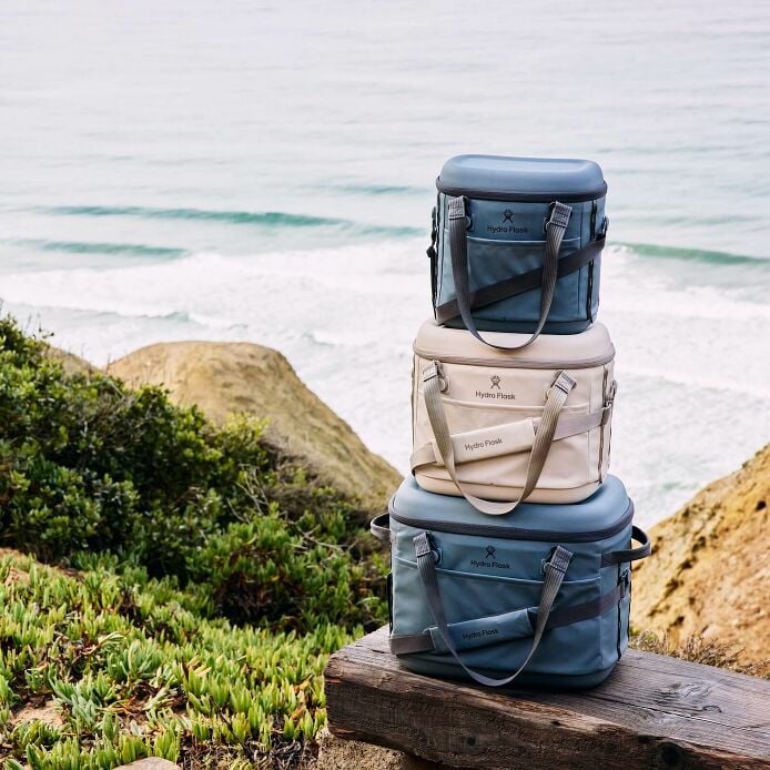 carryouttm-soft-cooler-15-l-k3 hf_carryout_bouwer_d1_l1_torrey_pines_still_life_0252_6.jpg