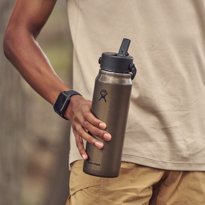 32-oz-lightweight-flex-straw-bottle-h4 hf_s26_lightweight_mcinnis_6345_2_3.jpg