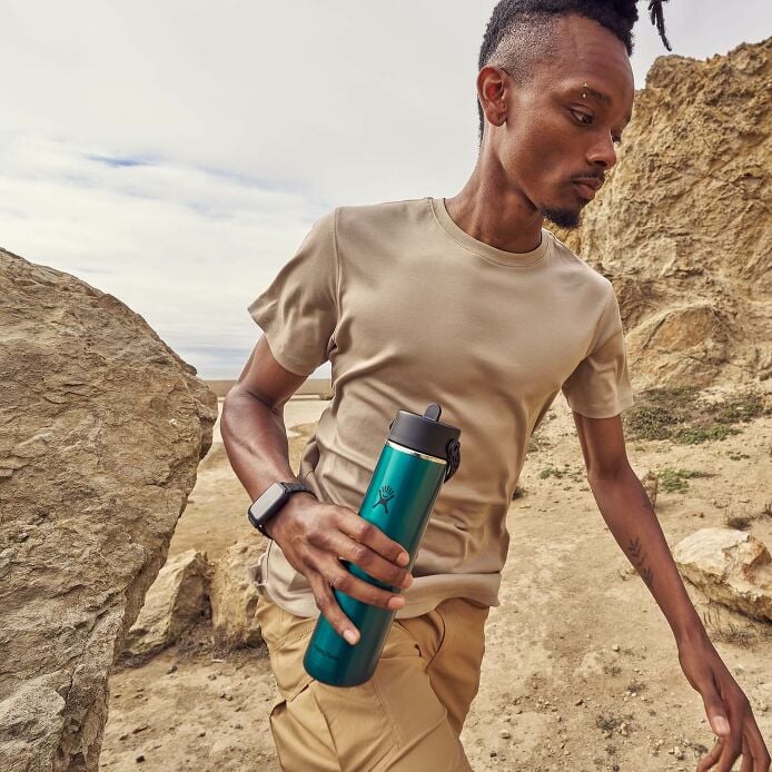24-oz-lightweight-flex-straw-bottle-h5 hf_s26_lightweight_mcinnis_6828_4.jpg