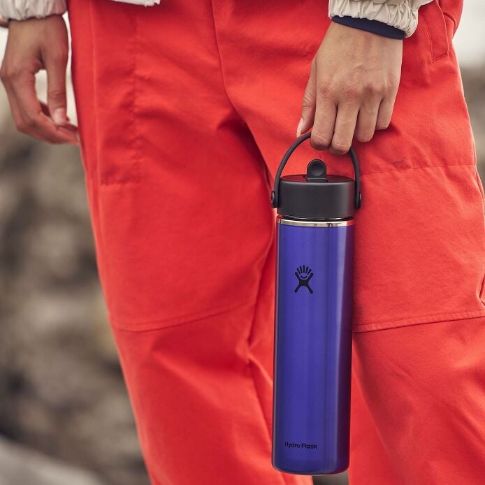 24-oz-lightweight-flex-straw-bottle-h5 hf_s26_lightweight_mcinnis_7443_3.jpg
