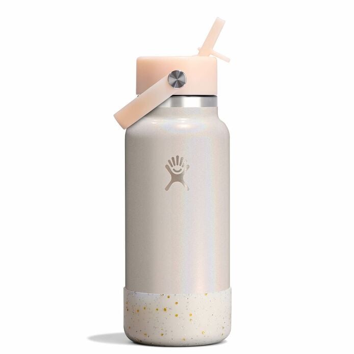 medium-boot-m6 le-f25w32-g-32-oz-wide-flex-straw-cap-glimmer-cream-straight-withboot_1_1_1.jpg