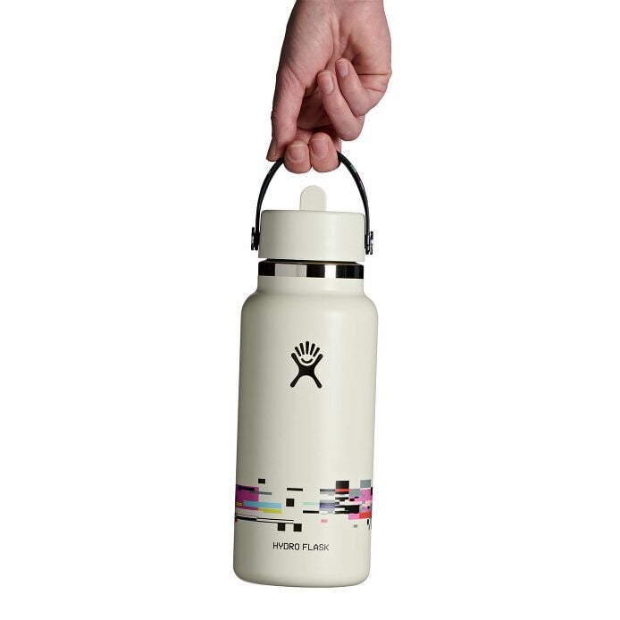 glitch-collection-32-oz-bottle-with-flex-straw-cap-p9 le26-w32-1006-32-oz-wide-flex-straw-cap-glitch-white-hb.jpg