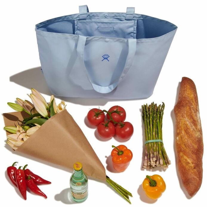 20-l-tag-along-tote-j0 rt20484_20ltagalongtote_surf_packing_1.jpg